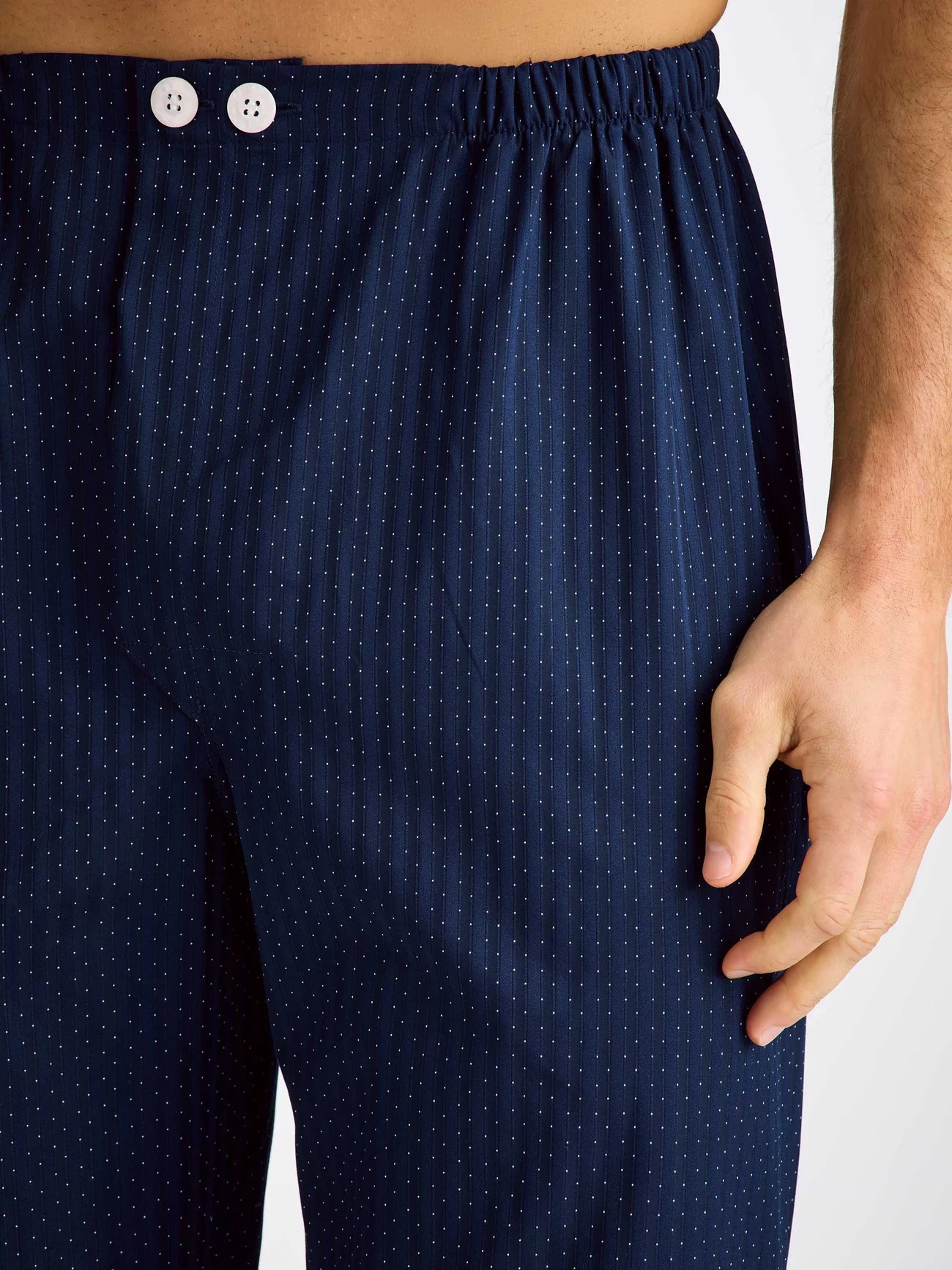 Pigiama lungo cotone satin micro pois navy Derek Rose