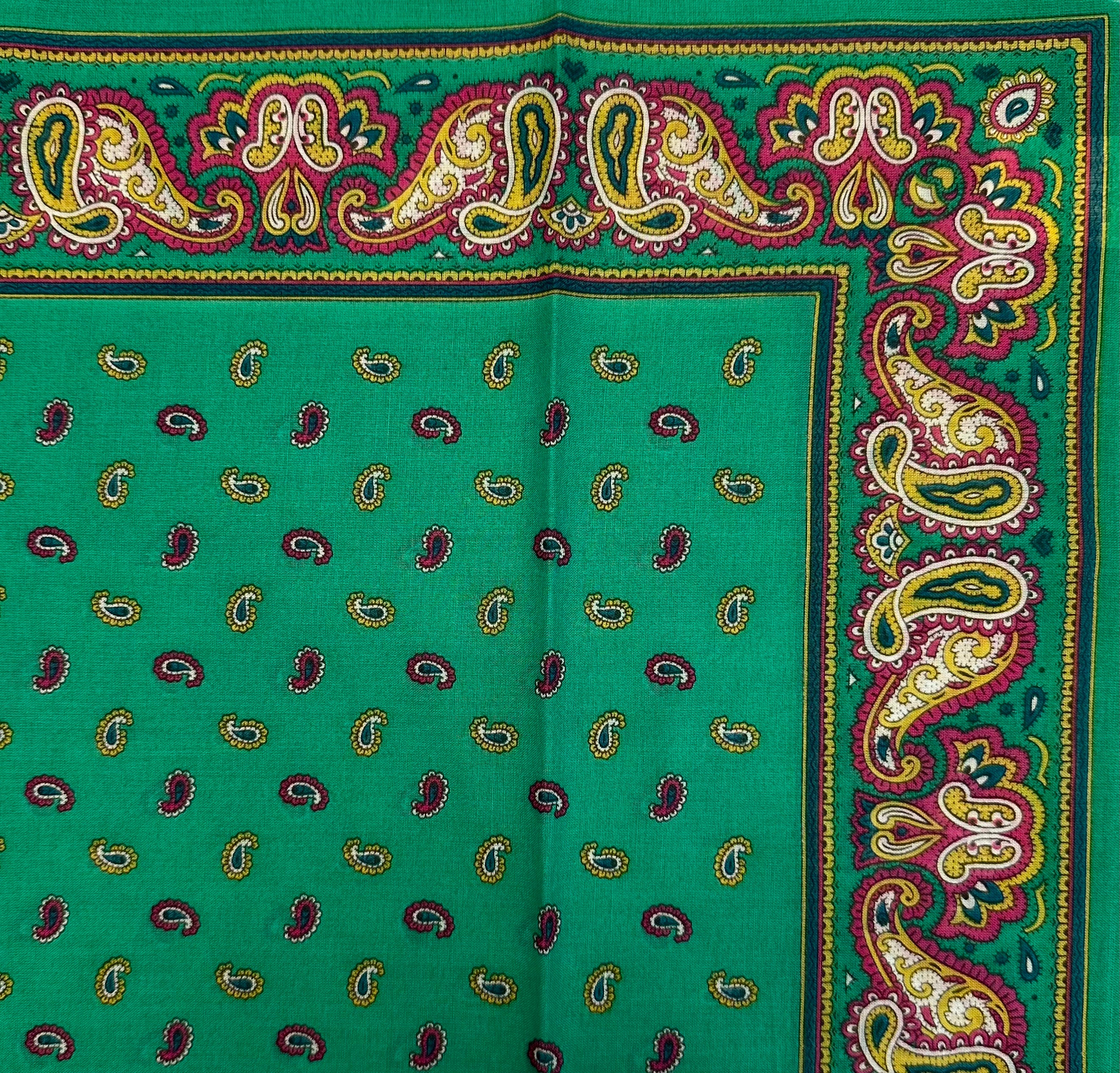 Fazzoletto bandana cotone fantasia micro paisley verde bandiera Monsieur