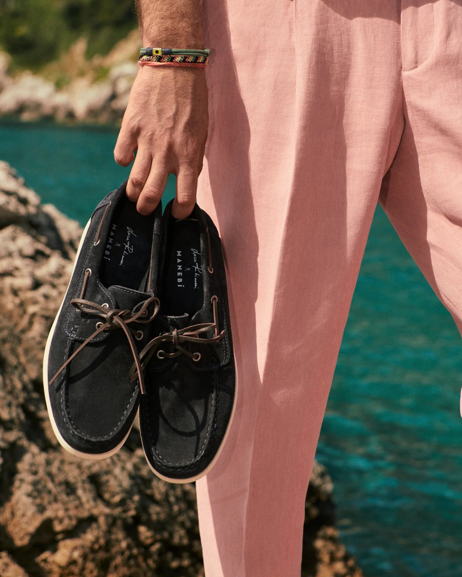 Scarpa barca Swan suede navy Luca Rubinacci x Manebì