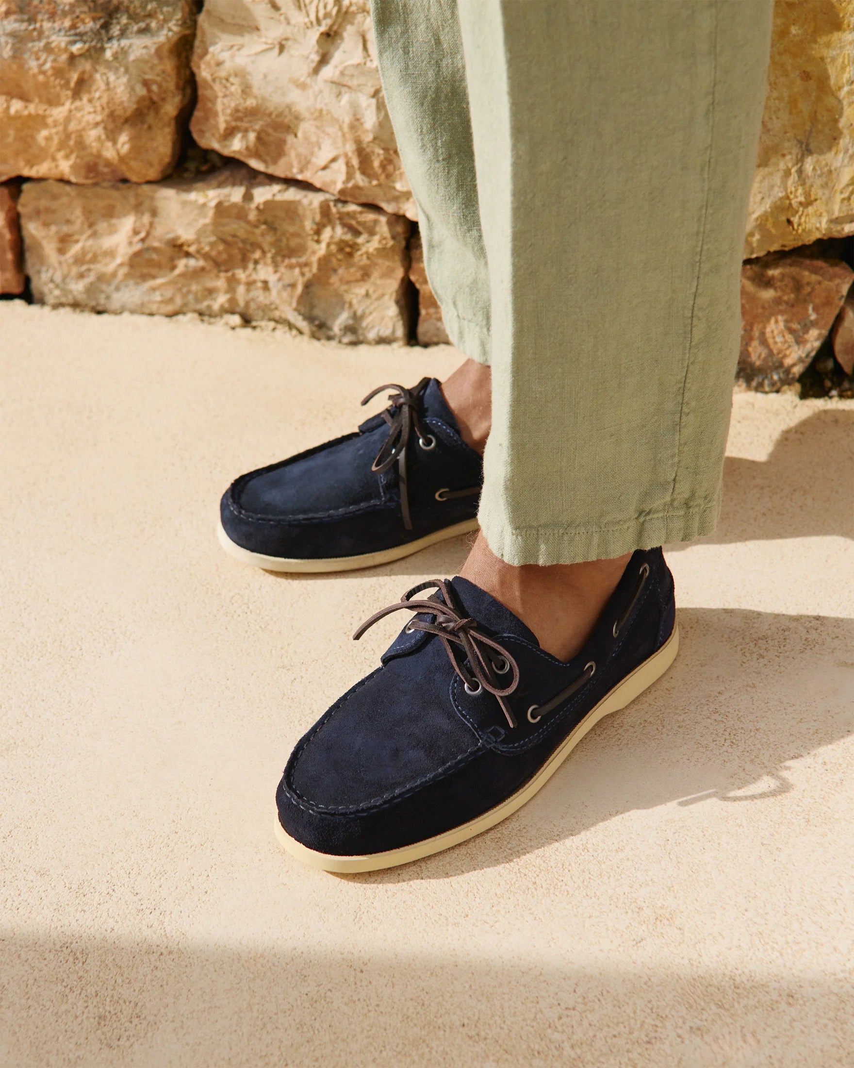 Scarpa barca Swan suede navy Luca Rubinacci x Manebì