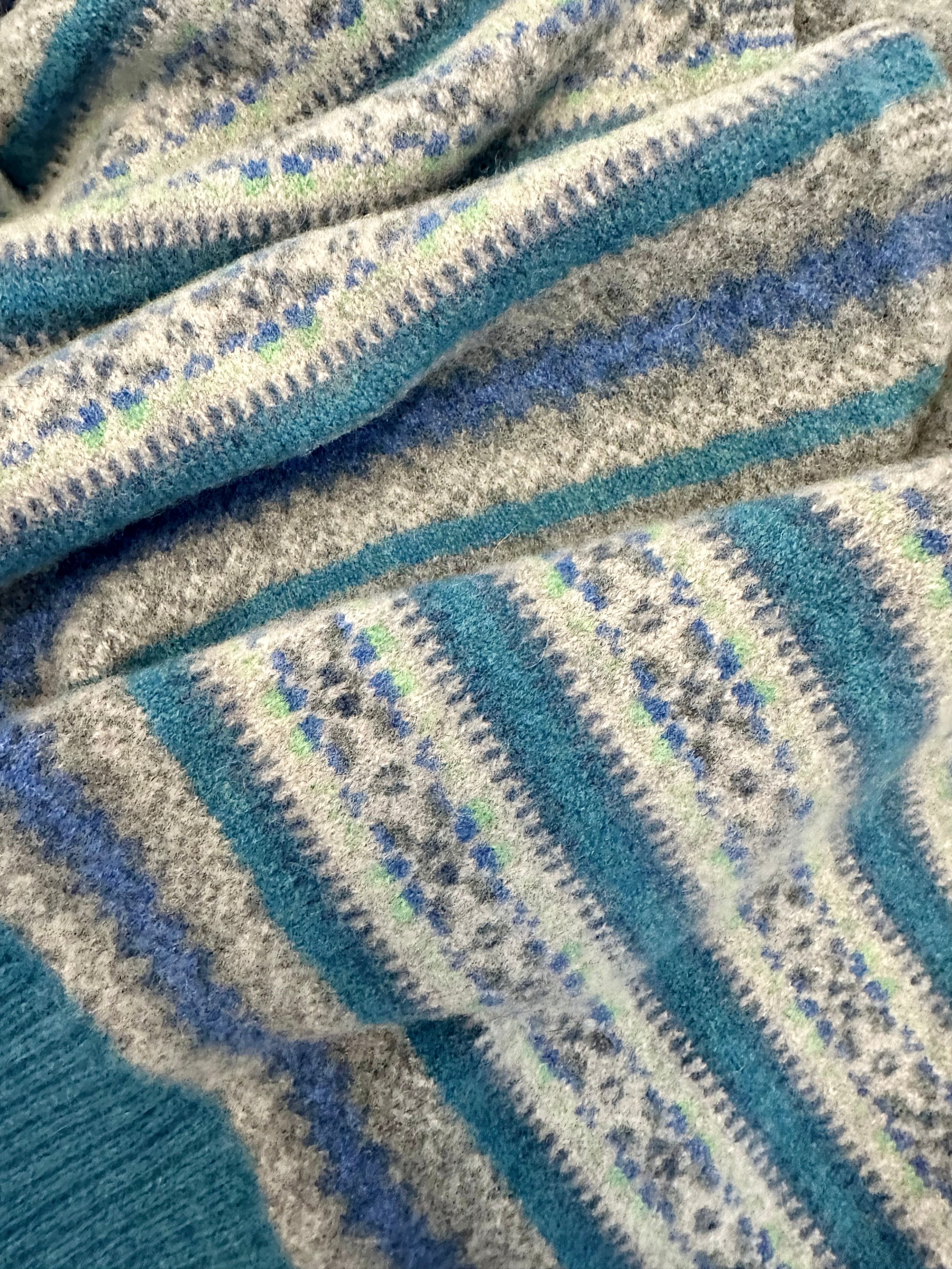 Sciarpa fair isle pura lana vergine grigia ottanio carta da zucchero Monsieur