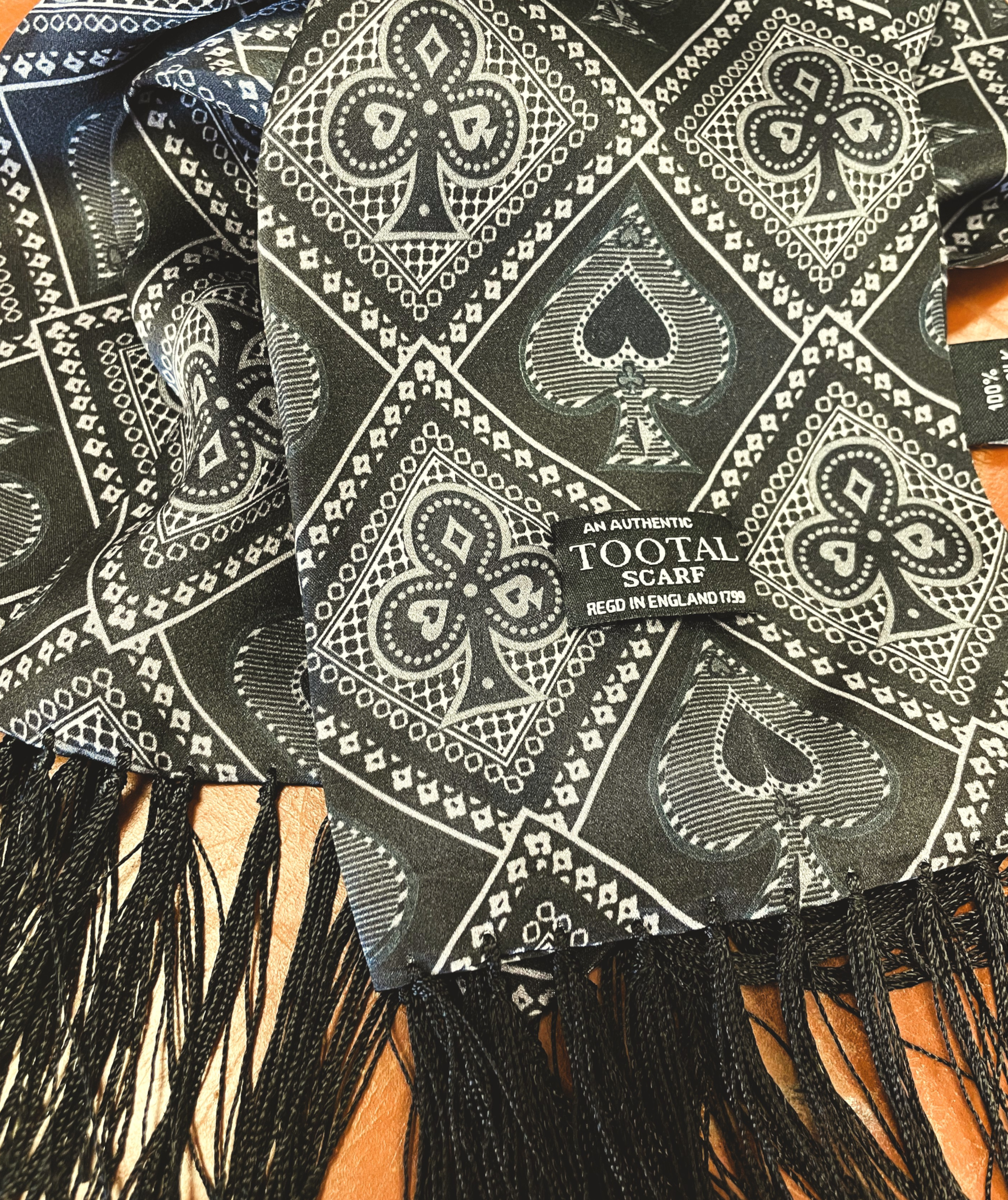 Sciarpa seta asso di picche nera Tootal